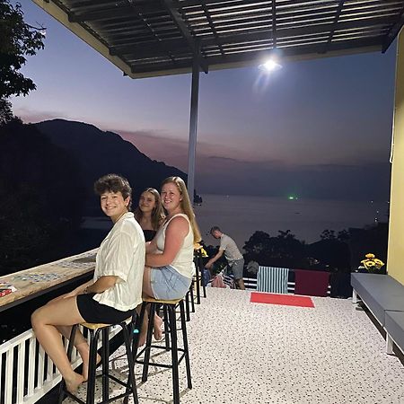 The View Hostel Phi Phi-øyene Eksteriør bilde